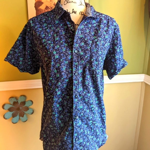 Across the pond top - Picture 1 of 11